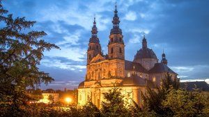 Der Dom zu Fulda in der Abenddämmerung_0.jpg