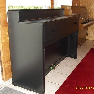 Schimmel-Piano 003b.jpg