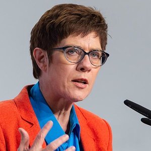 kramp-karrenbauer-schaltet-im-cdu-rennen-auf-attacke.jpg