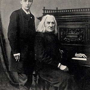 Liszt am Klavier.jpg