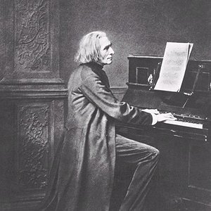 Liszt am Klavier .jpg