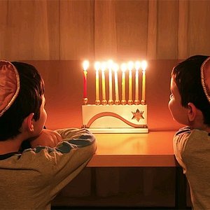 chanukka_chanukia_hanukkah_sandler_550.jpg