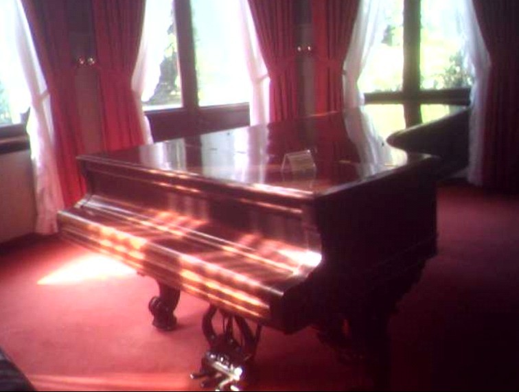 Bayreuth Villa Wahnfried Wagners Steinway von 1876.jpg