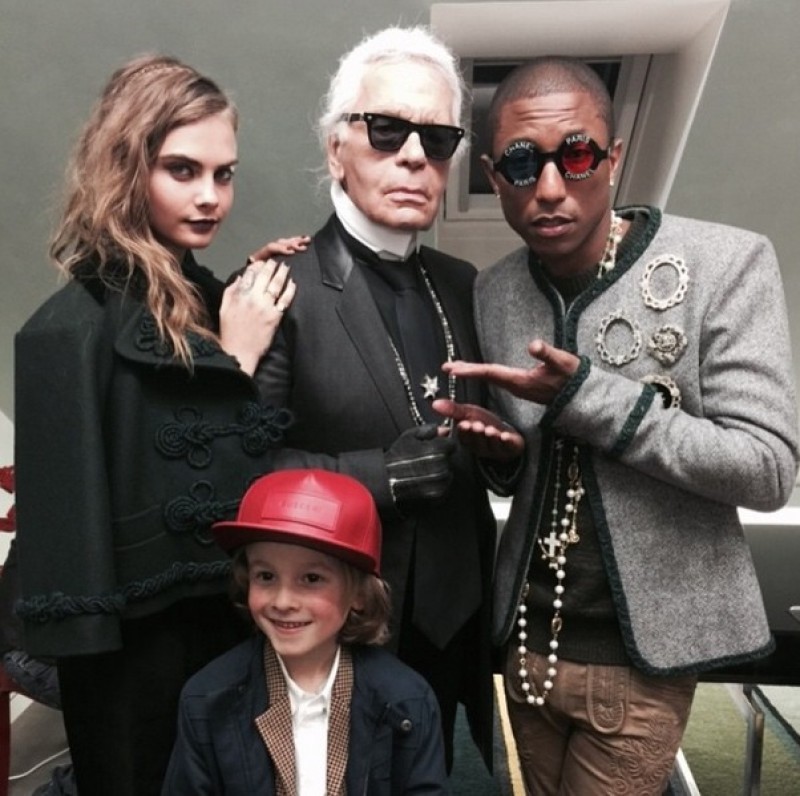 chanel-metiers-dart-2014-15-Cara_Delevingne_Pharrell_1-800x796.jpeg