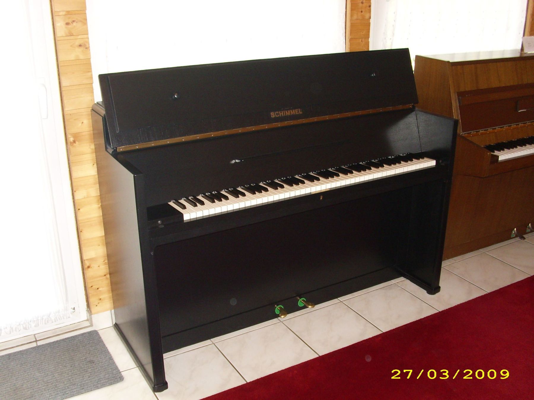 Schimmel-Piano 001e.jpg