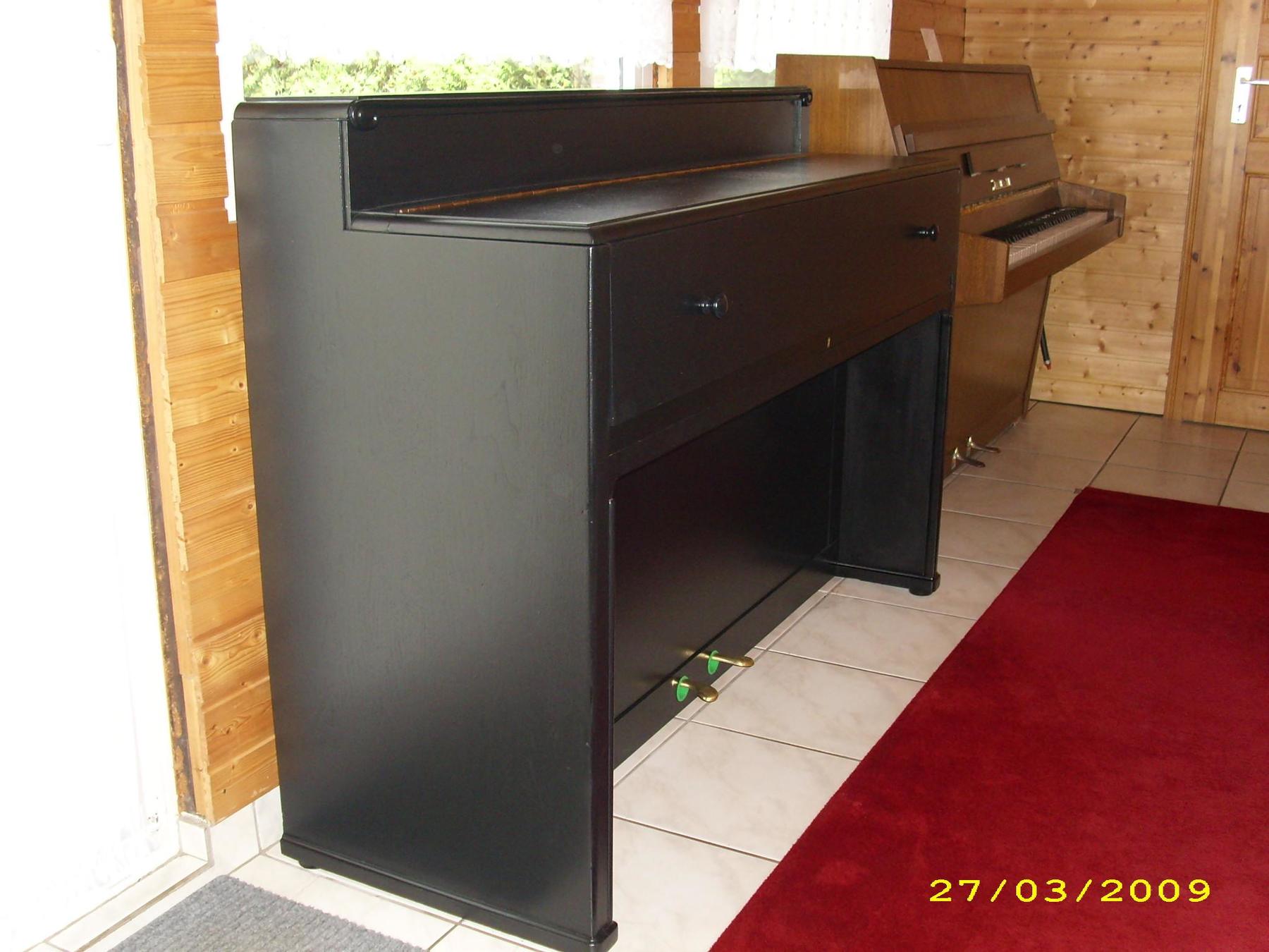 Schimmel-Piano 003b.jpg